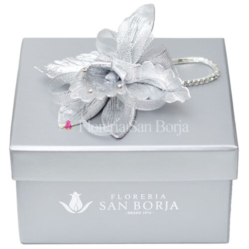 Corsage de orquidea artificial plateada en box premium