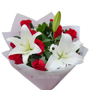Los mejores arreglos florales blancos y rojos para regalar y decorar en Fiestas Patrias arreglos florales blancos