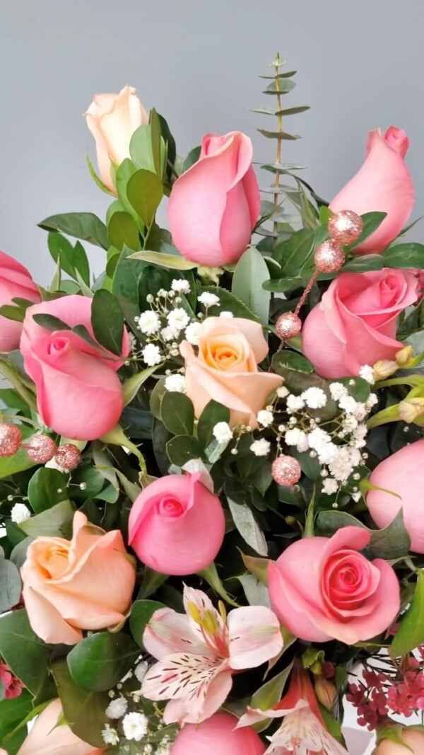 ¡Regala el encanto de un cuento de hadas 🧚🏻✨ con nuestro box con rosas y flores en tonos Barbie! 🩷.
.
.
rosasperu rosasrosadas rosasbarbie floreriasperu floreriaslima floristerialima floreslima floresperu boxdeflores boxfloral deliveryrosas arreglosflorales floreriasanborja